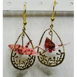 Boucles d'oreilles. Grue dans anneau fleuri - Rose